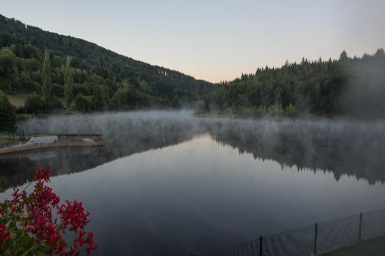 Le Lac Des Moines Condat  Exterior foto