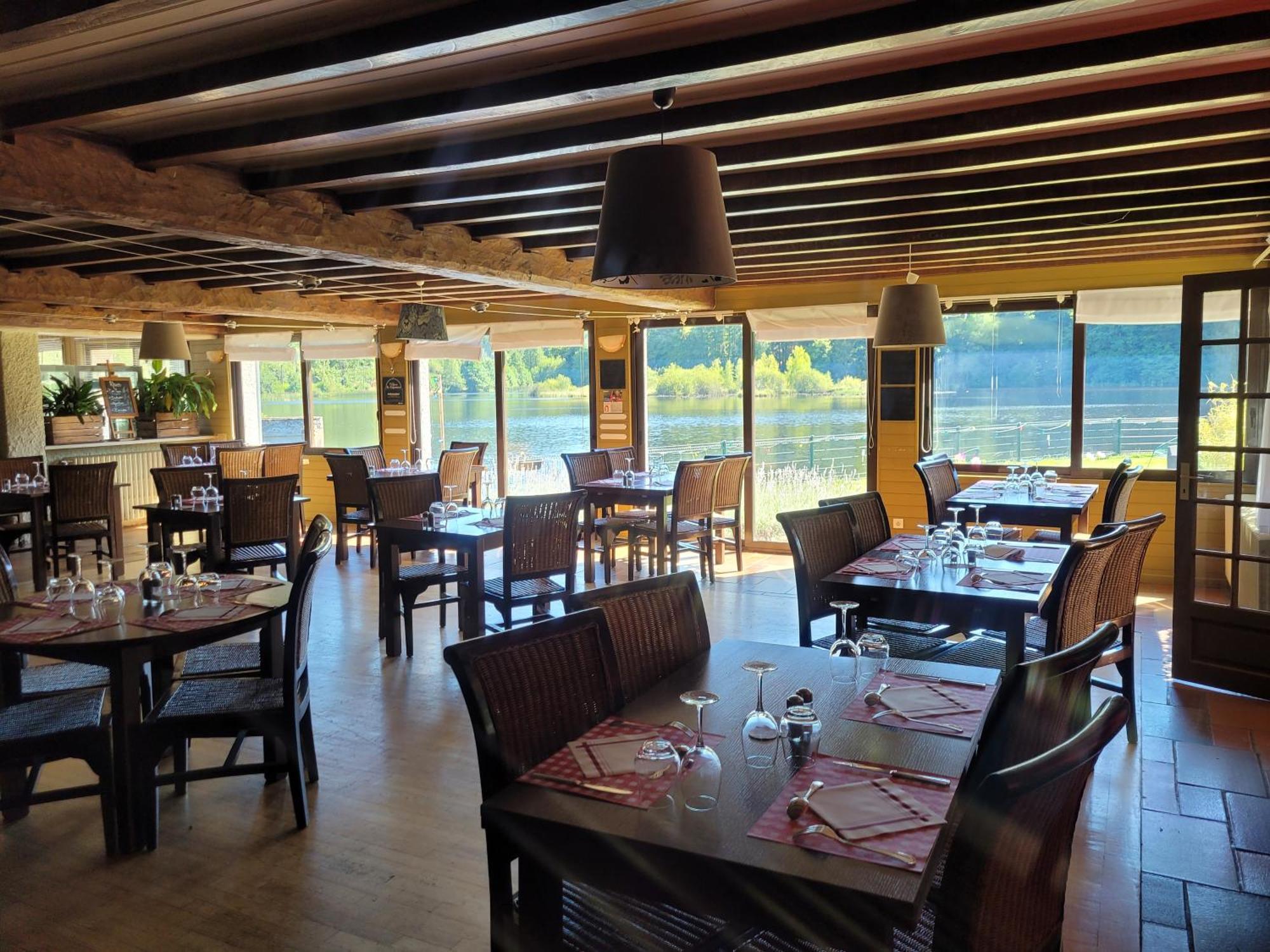 Le Lac Des Moines Condat  Exterior foto